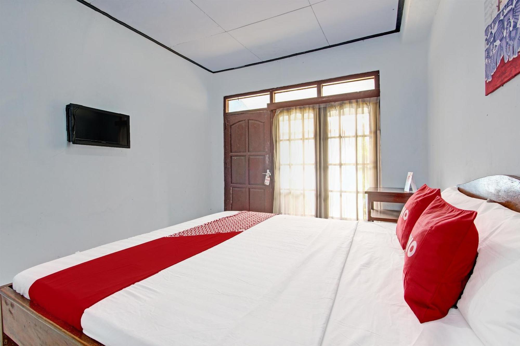 Capital O 91644 Loka Hause Hotel Salatiga Kültér fotó