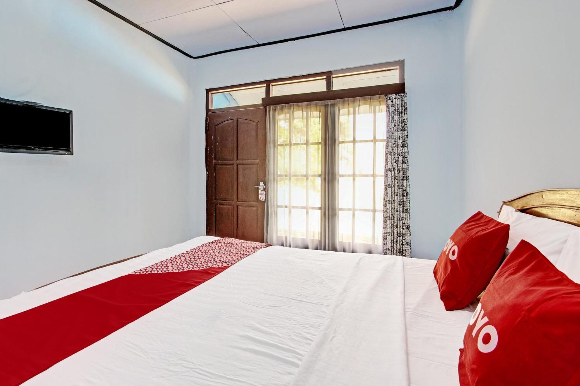 Capital O 91644 Loka Hause Hotel Salatiga Kültér fotó