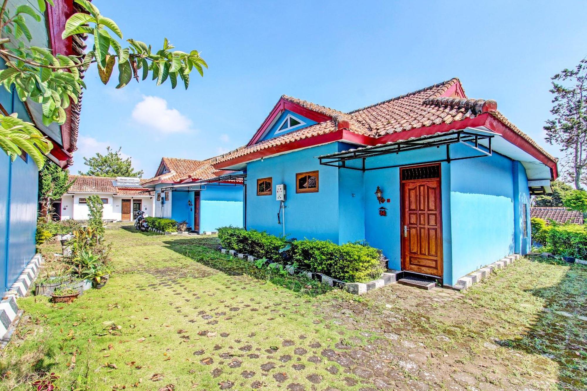 Capital O 91644 Loka Hause Hotel Salatiga Kültér fotó